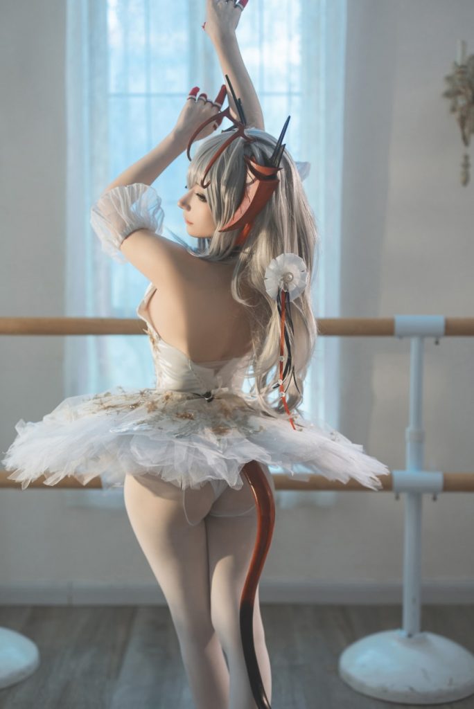 是三不是世w – NO.45 明日方舟-W芭蕾[27P-190MB]-喵咪社